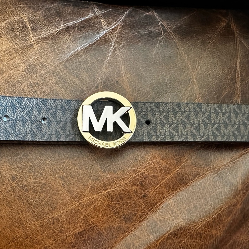 Michael Kors Signature reversable Brown Belt with Gold Buckle